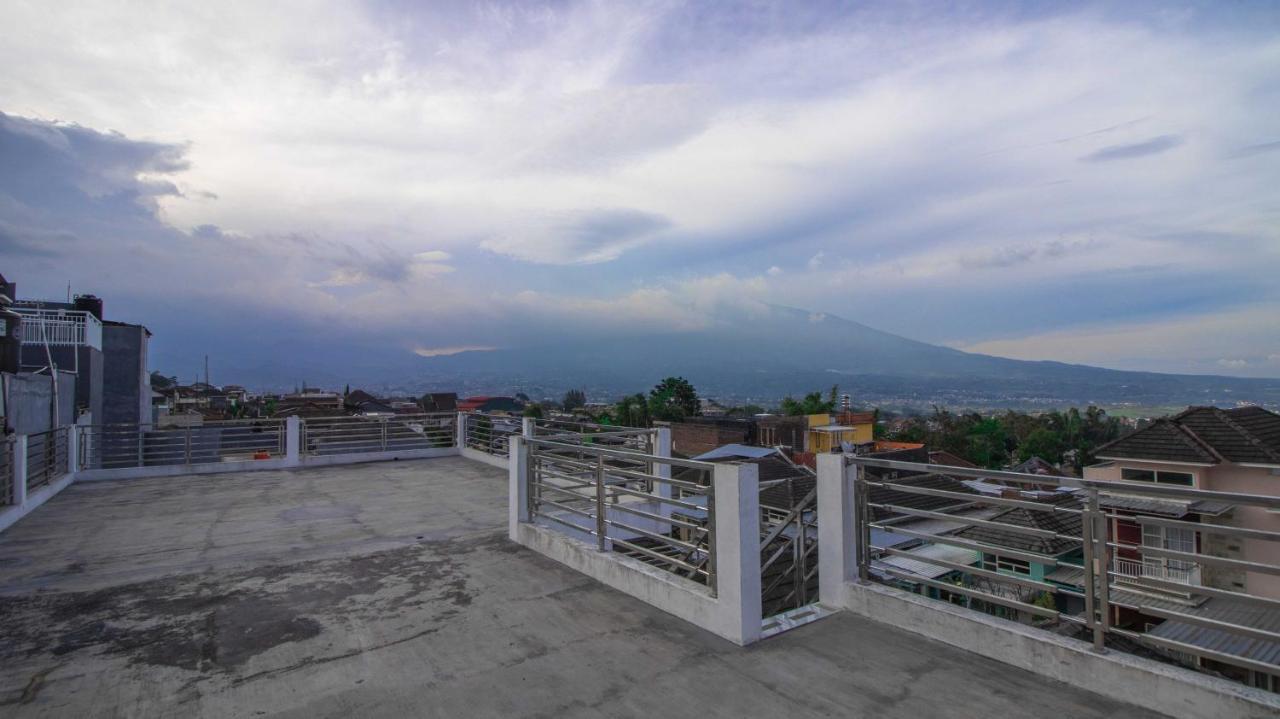 Villa El Nino 5 Bedroom dengan Rooftop Mountain View Batu  Exterior foto