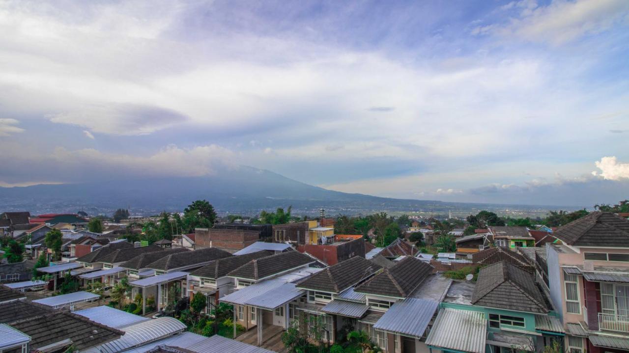 Villa El Nino 5 Bedroom dengan Rooftop Mountain View Batu  Exterior foto